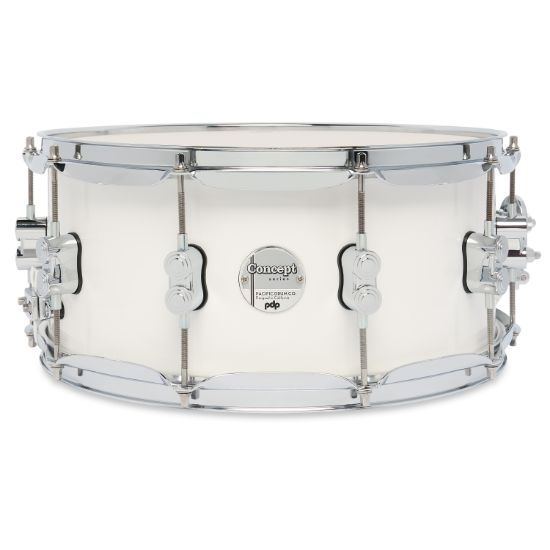 PDP Concept Maple Pearlescent White Lacquer 6.5x14 skarptromme med krom hardware
